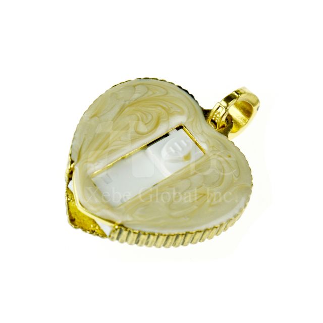Heart of apple USB disk