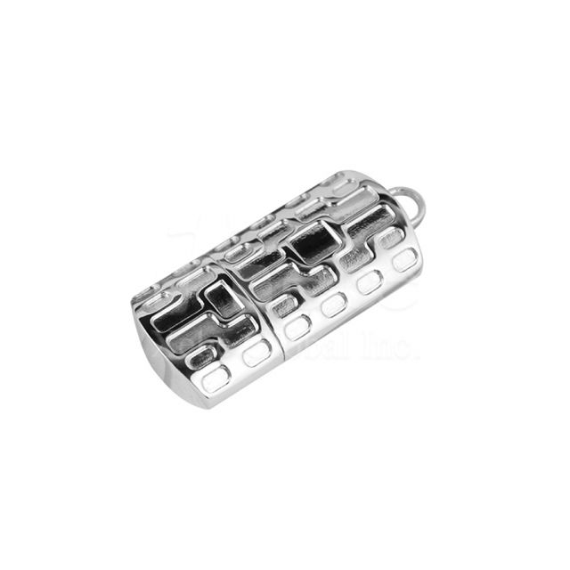 Lightweight open cover USB drive
