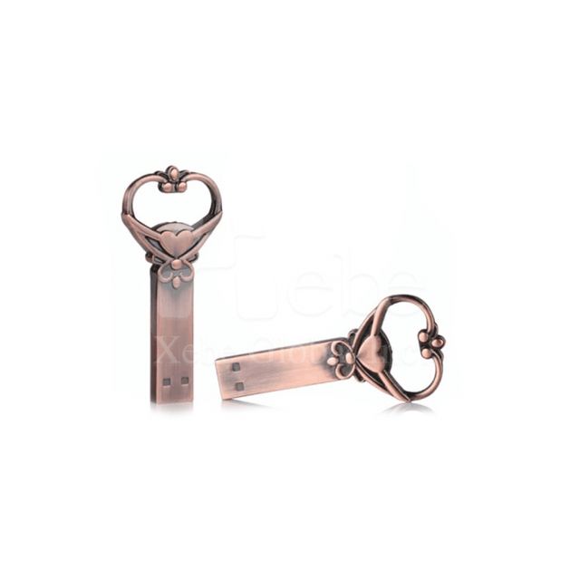 Double Heart Delicate Metal USB