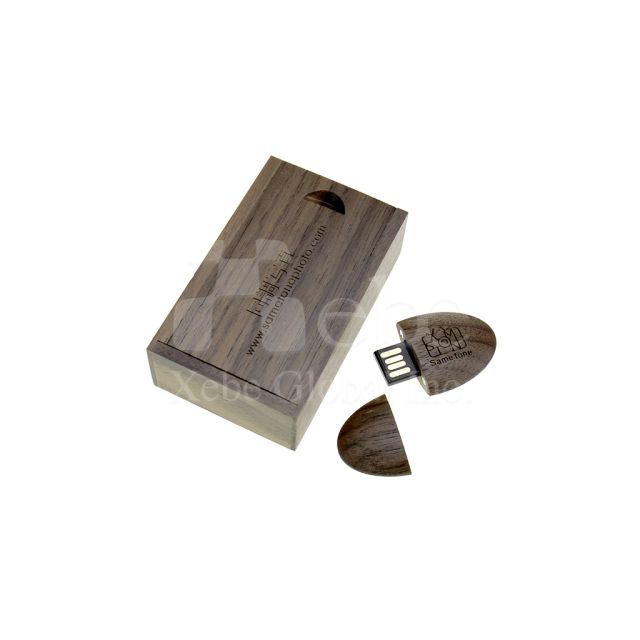 wooden flash drive wedding favors